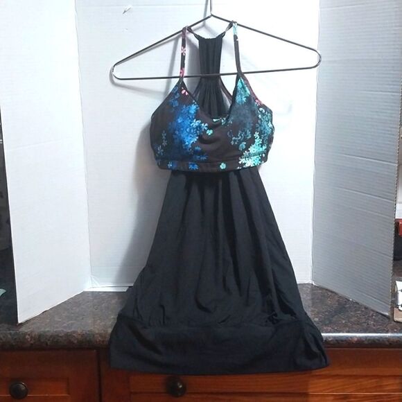 LuluLemon Blouson Top...Size 4- 6...EUC - Picture 1 of 4